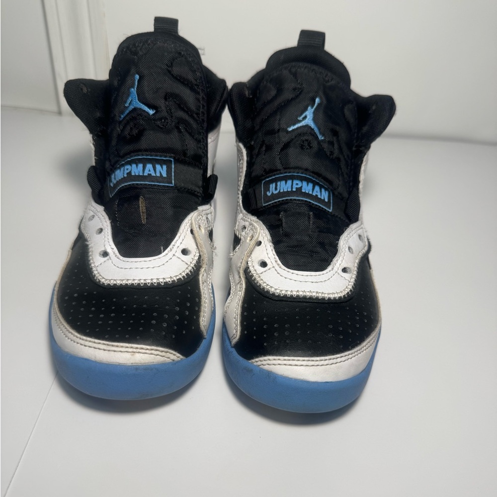 Jump Kids Sneakers - Black, White, and Blue
